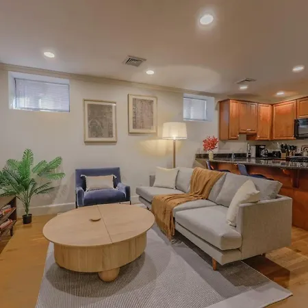 Simple 2 Bed 2 Bath Close To Fenway